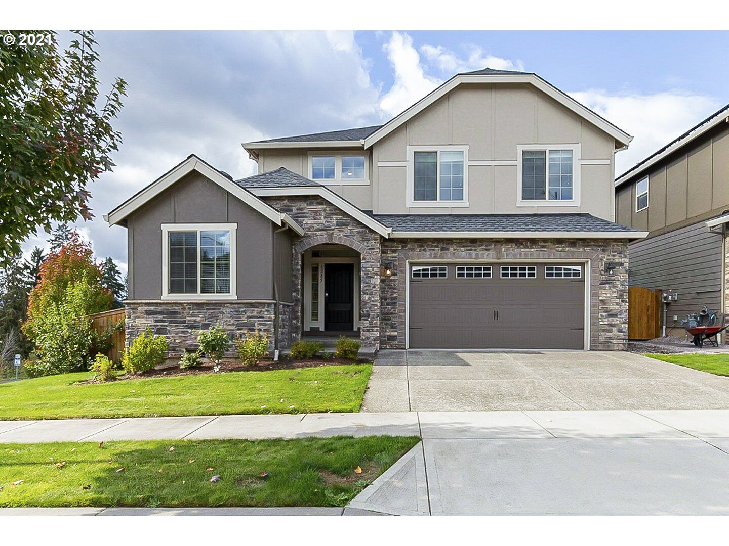 Property Photo:  4285 SW Binford Ave  OR 97080 