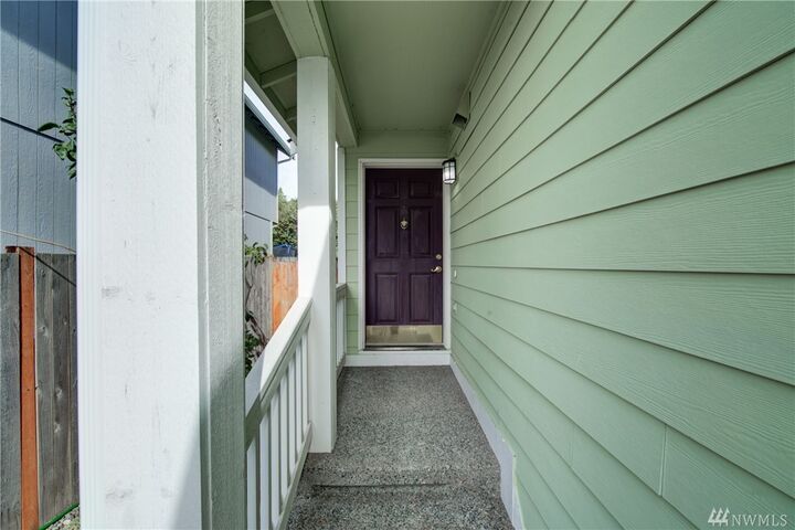Property Photo:  17912 110th St Ct E  WA 98391
