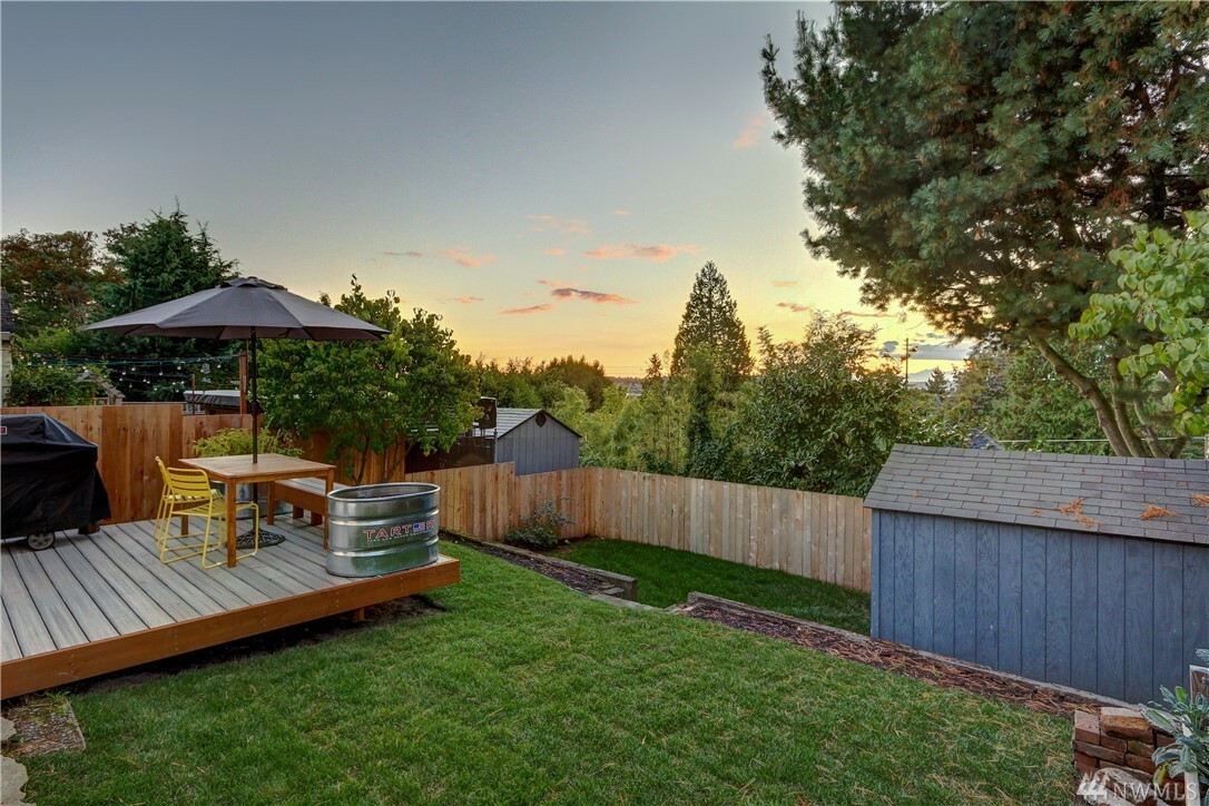 Property Photo:  6743 Sycamore Ave NW  WA 98117 