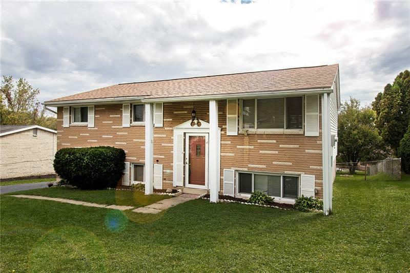 Property Photo: 8 E Glennis Drive PA 15601