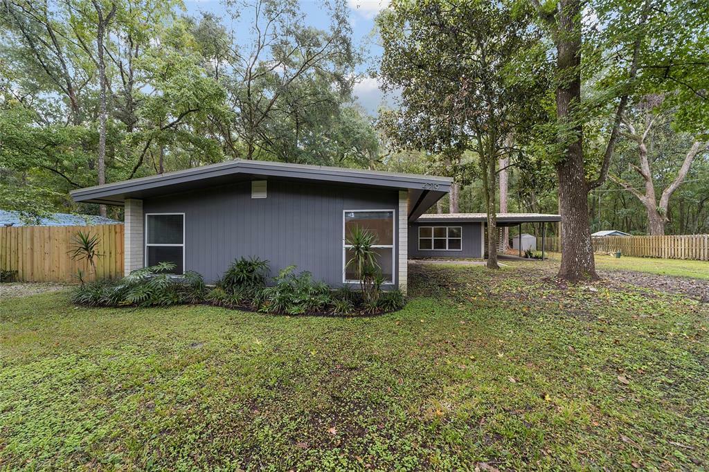 Property Photo:  4219 SW 7th Avenue  FL 32607 