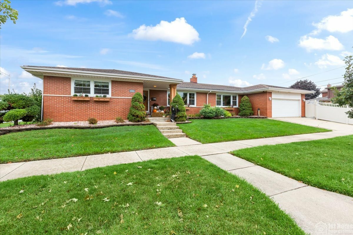 Property Photo:  4900 W 106th Street  IL 60453 