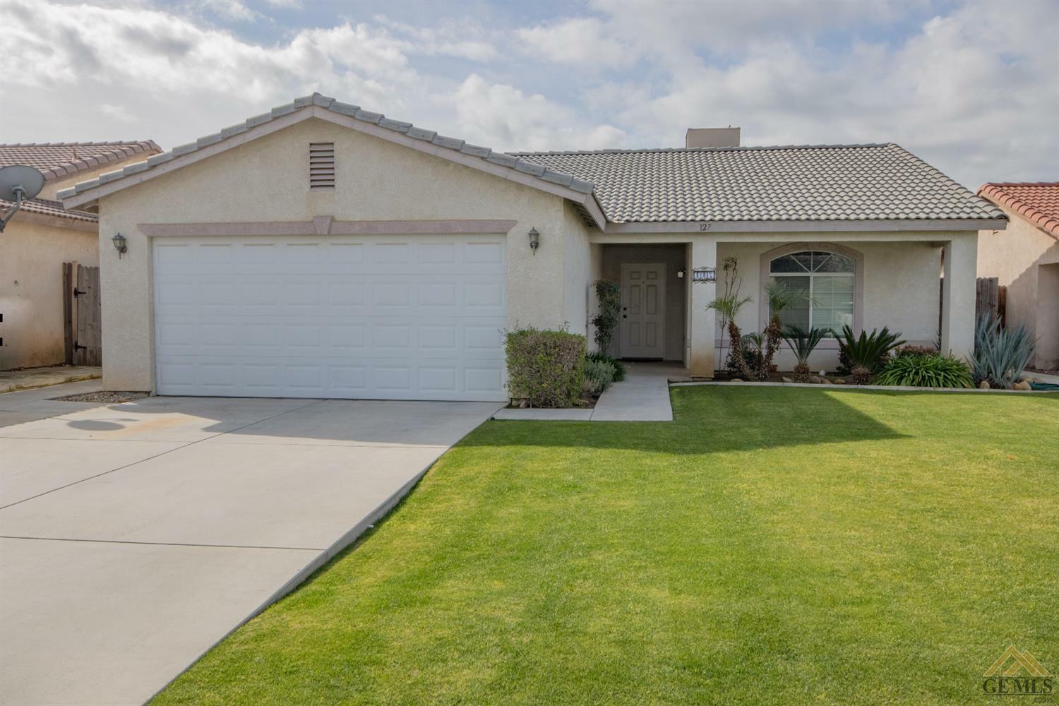 Property Photo:  127 Misty Meadow Drive  CA 93308 