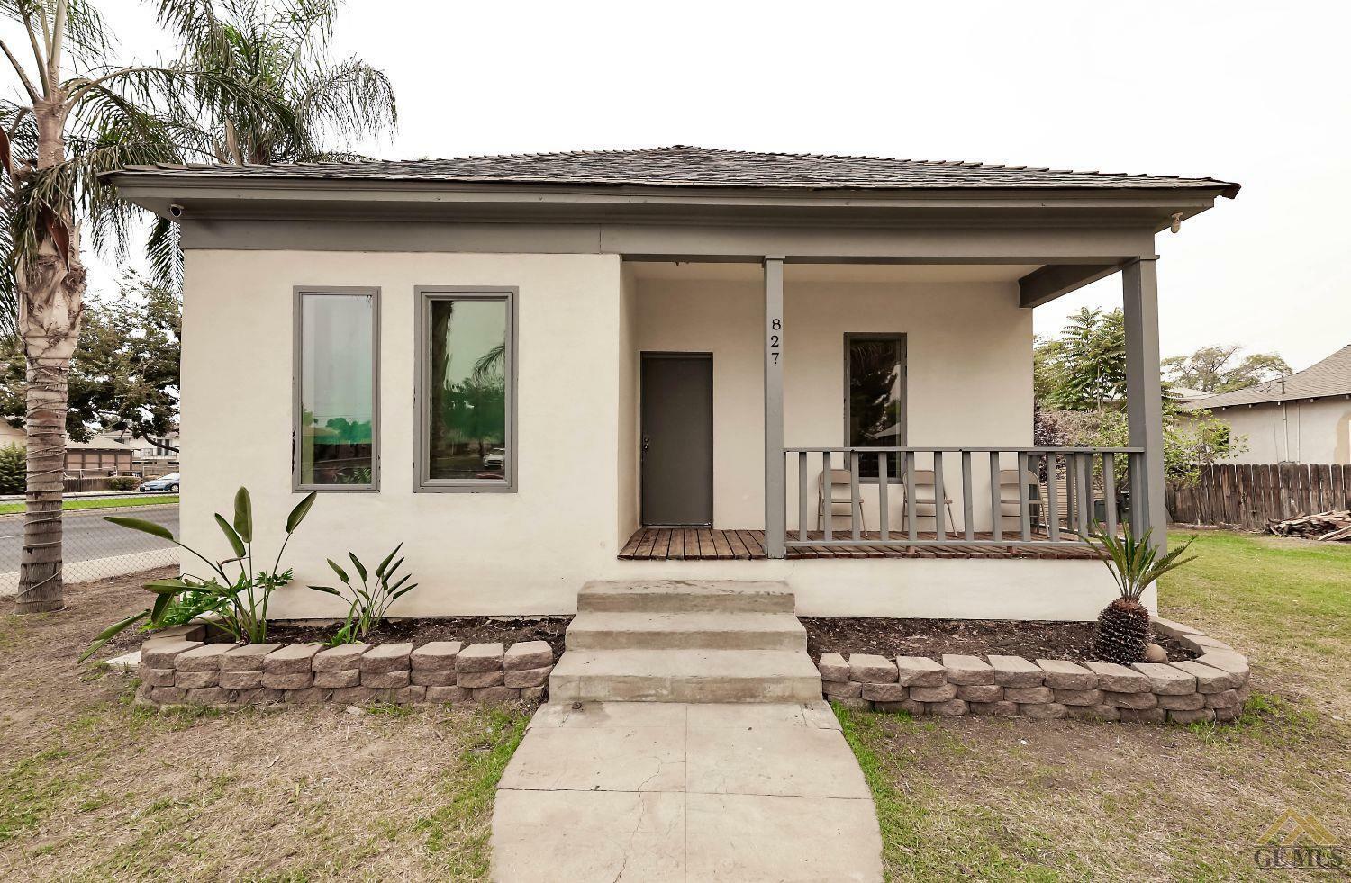 Property Photo:  827 Oregon Street  CA 93305 