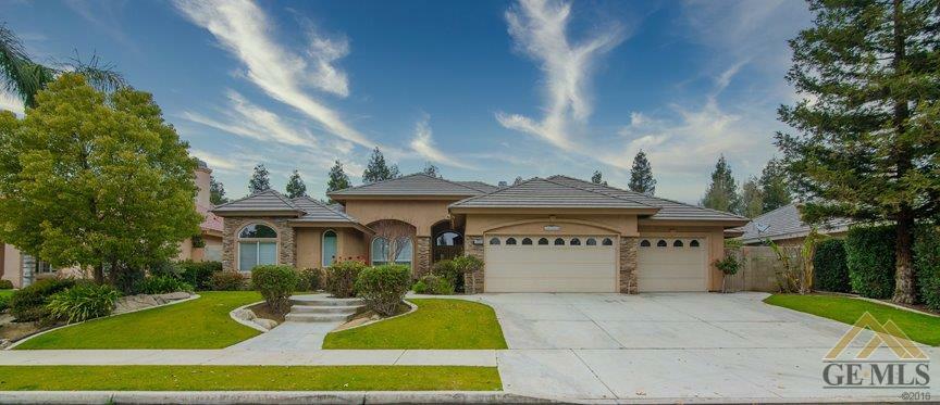 Property Photo:  10004 Barnes Drive  CA 93311 