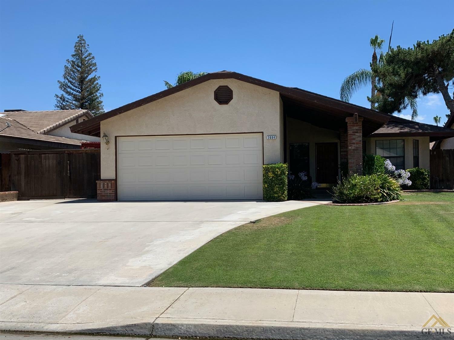 Property Photo:  3604 Paseo Airosa  CA 93311 