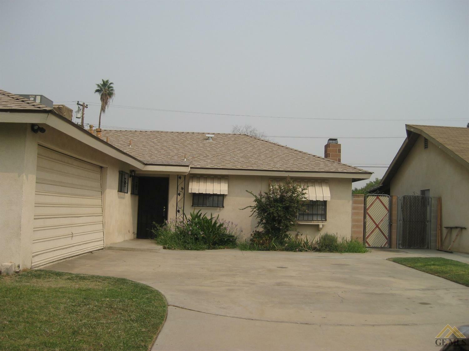 Property Photo:  2612 Hallisey Street  CA 93309 