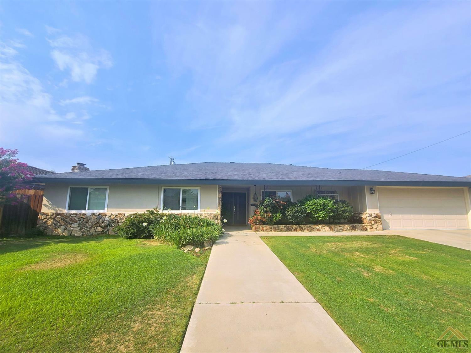 Property Photo:  3713 Christmas Tree Lane  CA 93306 