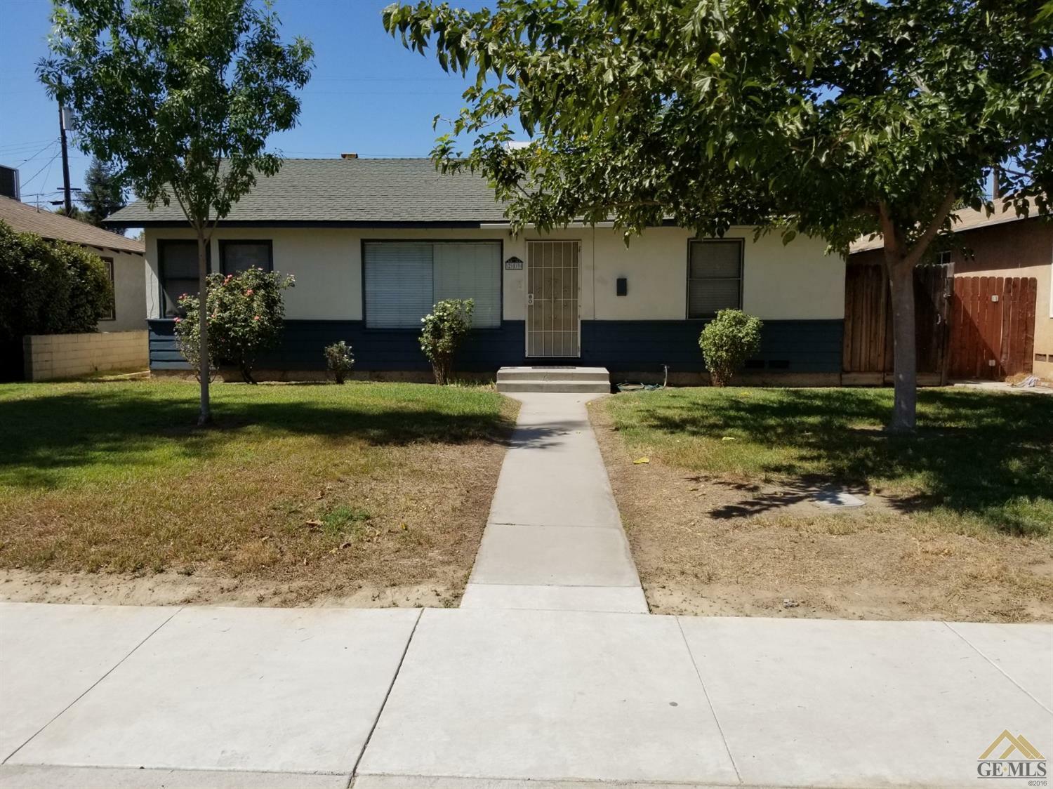 Property Photo:  209 Cypress Street  CA 93304 