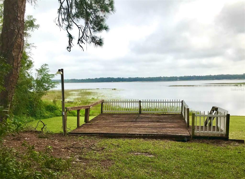 Property Photo:  112 Lake View Trail  FL 32666 