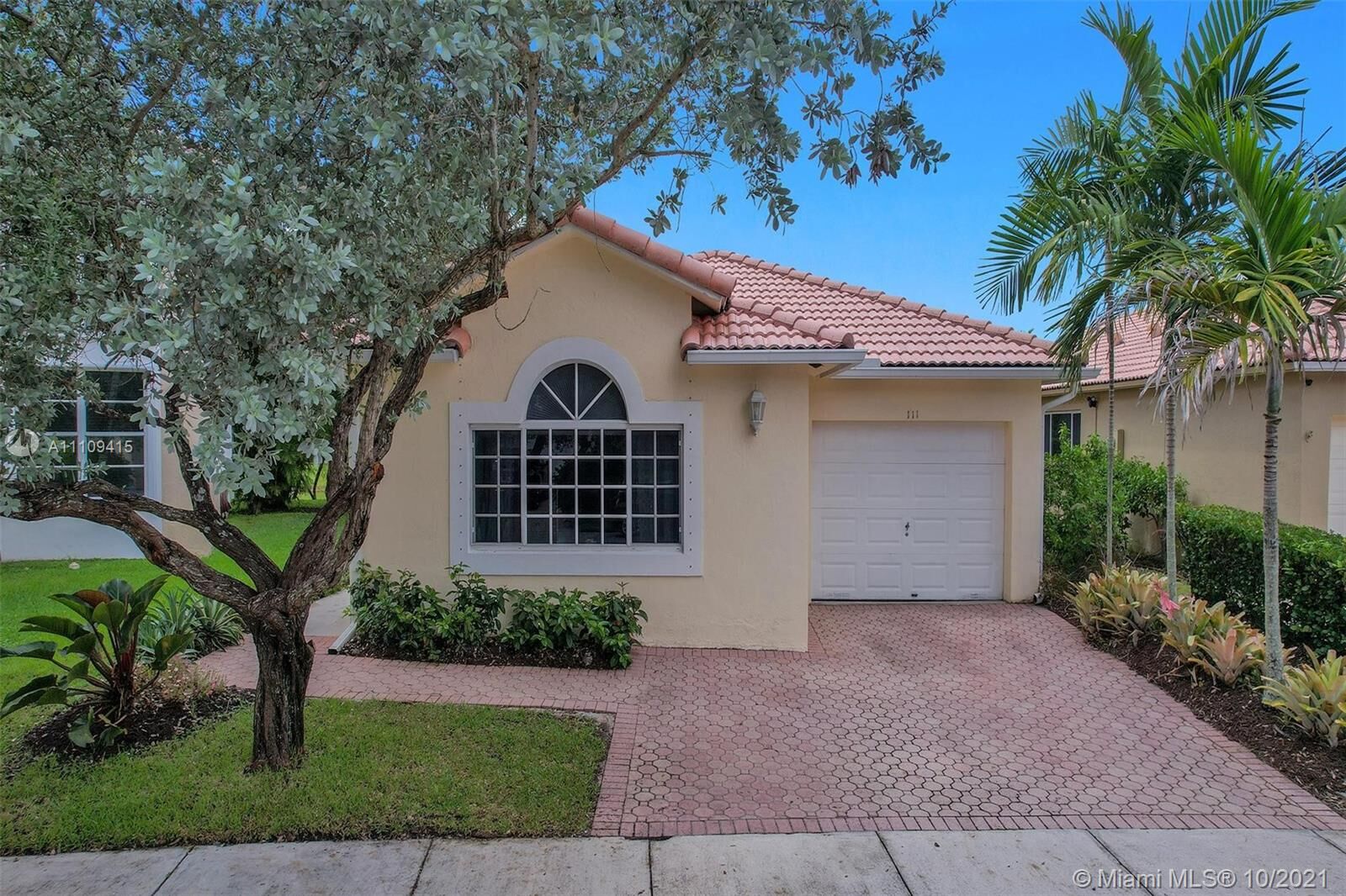 Property Photo: 111 Danielle Ct FL 33326