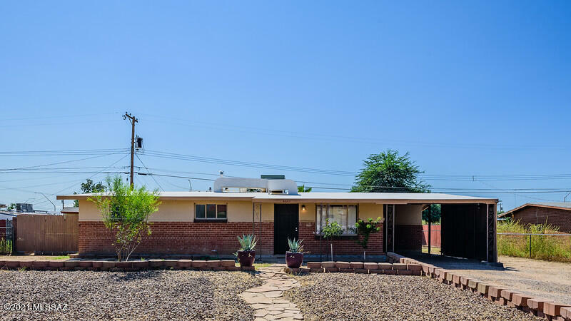 Property Photo:  4642 E Calle Aurora  AZ 85711 