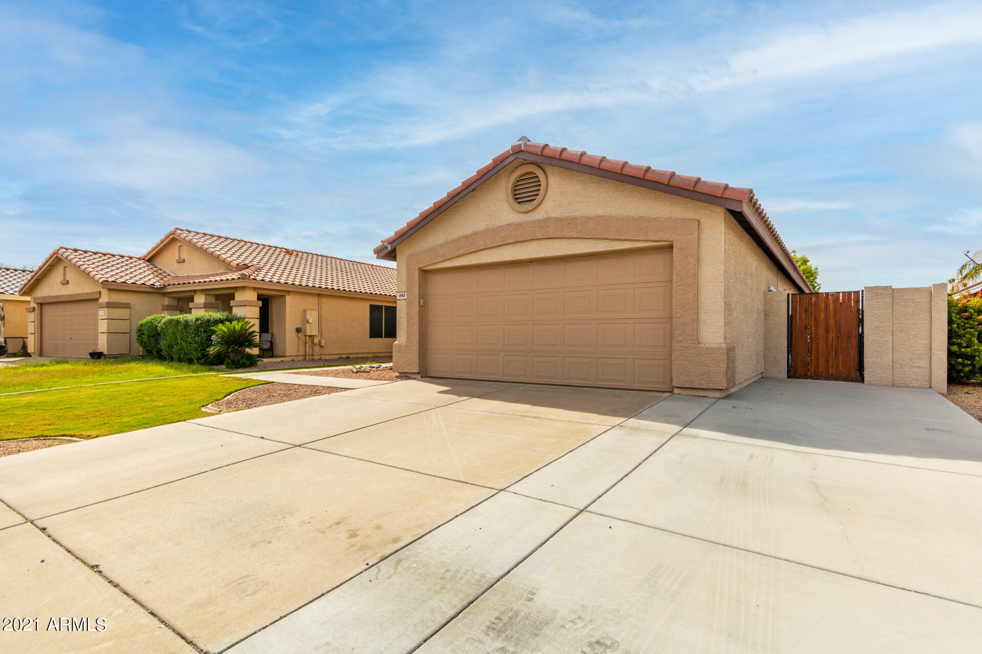 Property Photo:  640 S Hazel Court  AZ 85296 