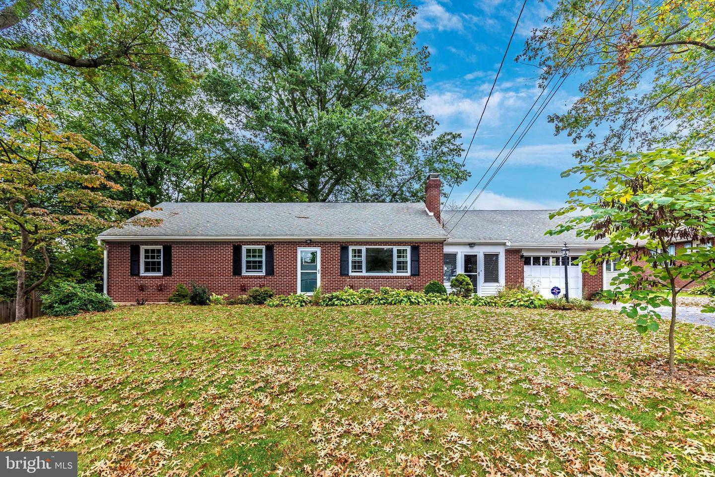 Property Photo: 924 Main Street PA 19468