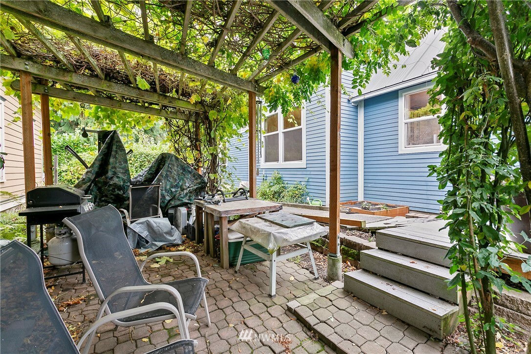 Property Photo: 2324 Williams Street WA 98225