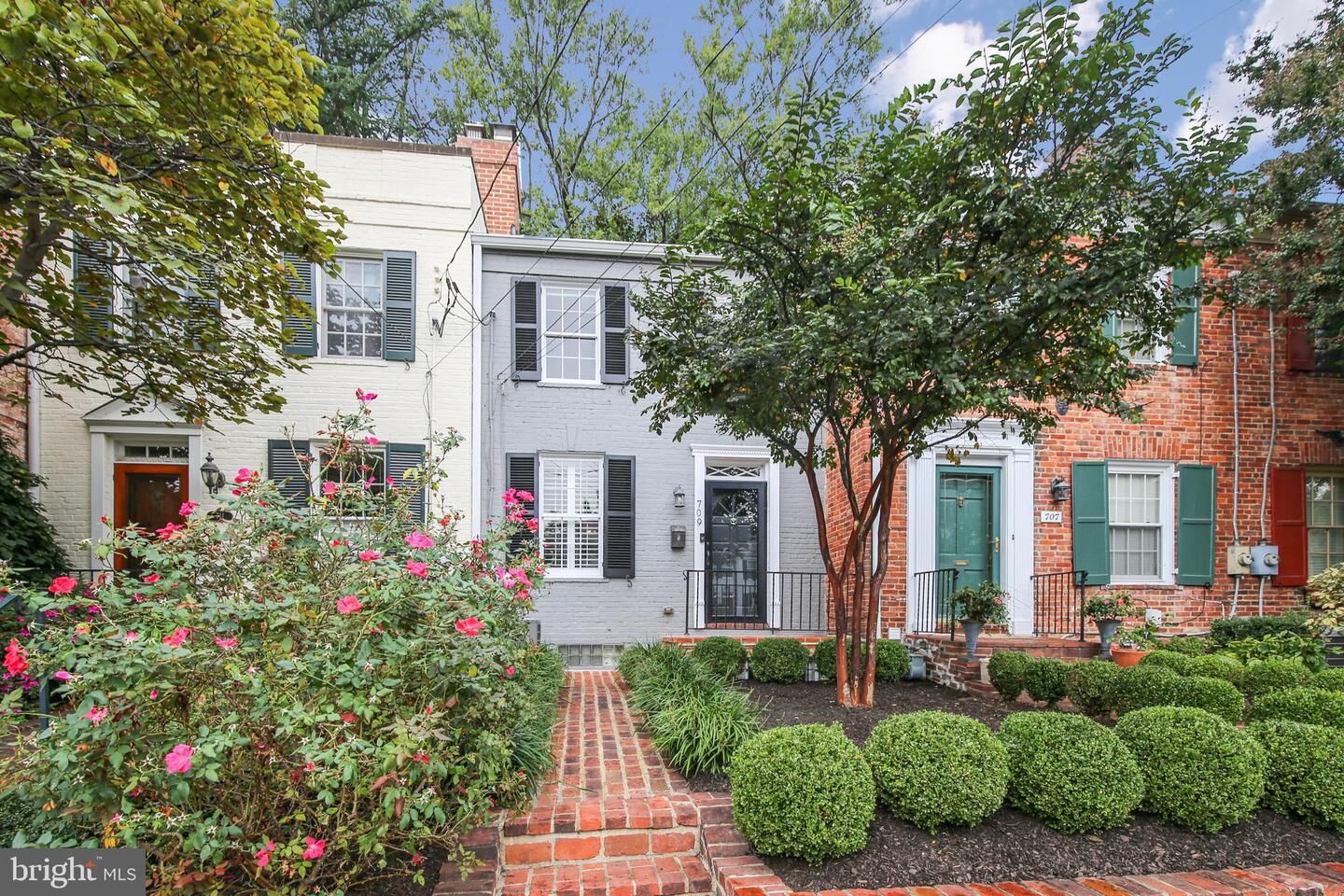 Property Photo: 709 S Royal Street VA 22314