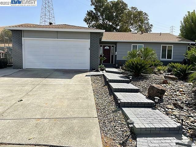 Property Photo:  43 Quail Ct  CA 94565 