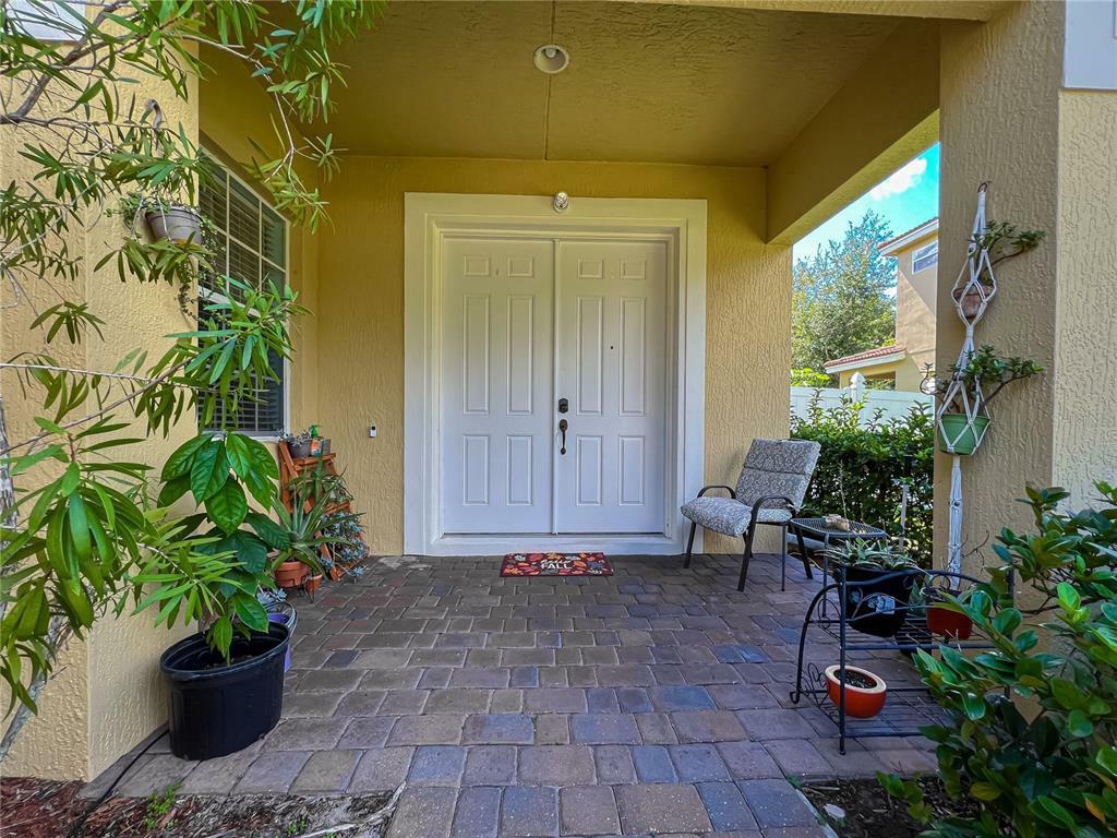 Property Photo:  3812 Shoreview Drive  FL 34744 