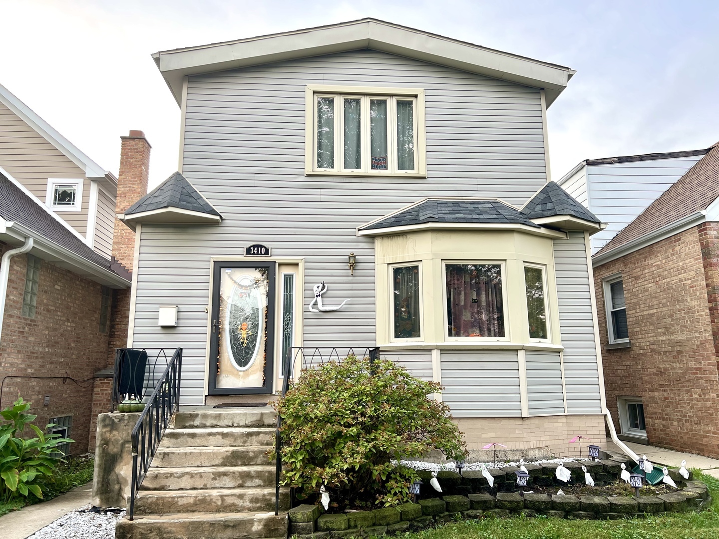 Property Photo:  3410 N Osage Avenue  IL 60634 