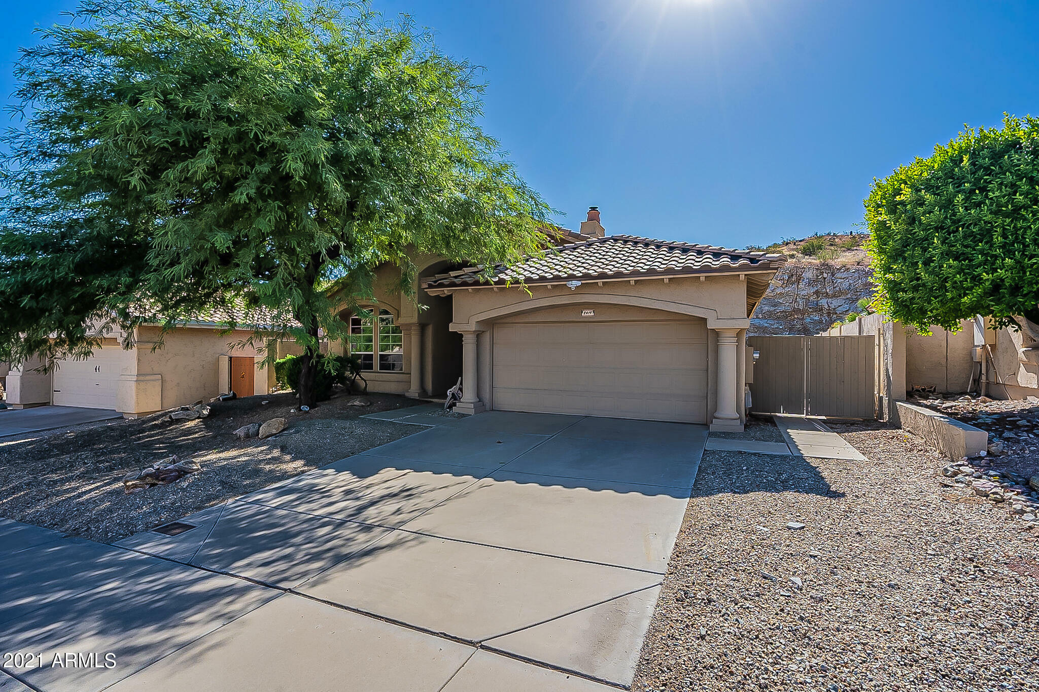 Property Photo:  2419 E Silverwood Drive  AZ 85048 