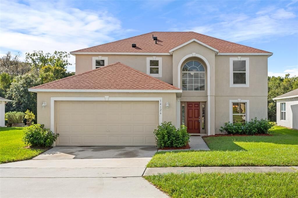 Property Photo: 14126 Econ Woods Ln FL 32826