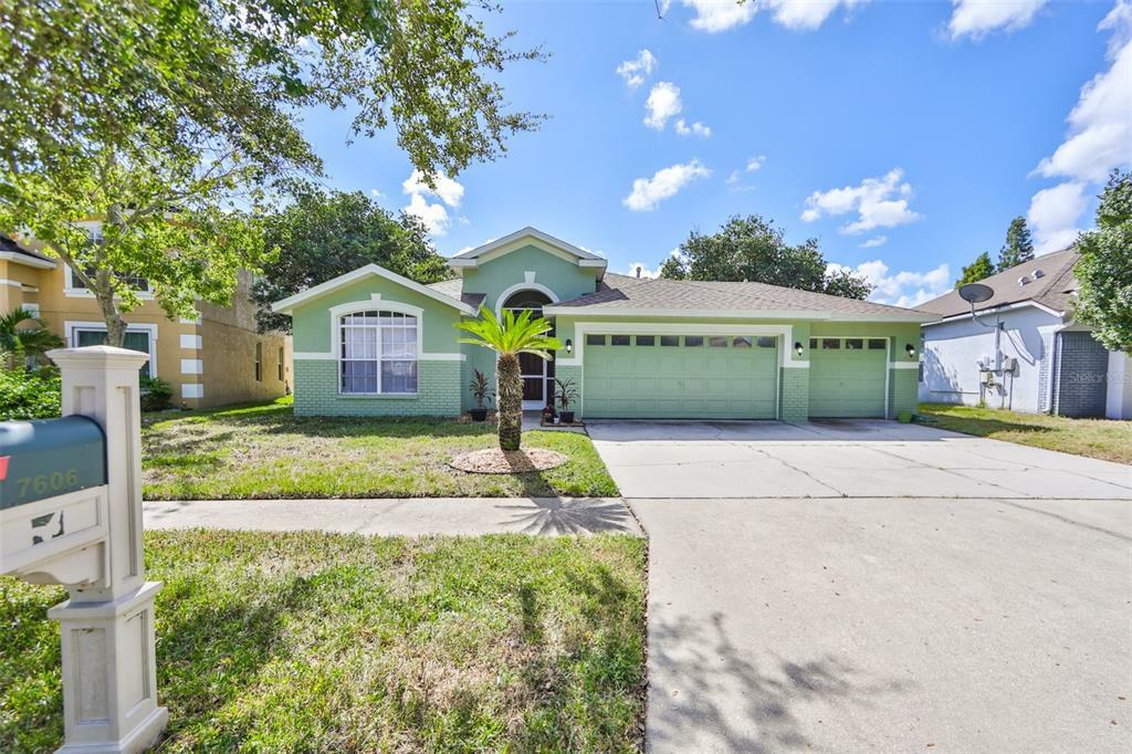 Property Photo:  7606 Nottinghill Sky Drive  FL 33572 