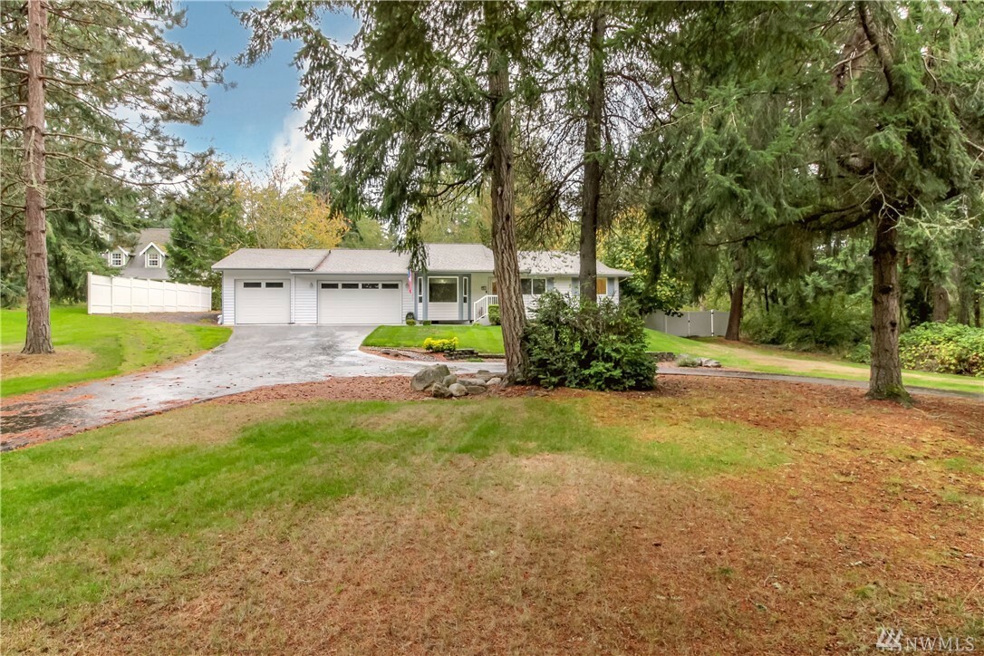 Property Photo:  808 9th Ave  WA 98333 