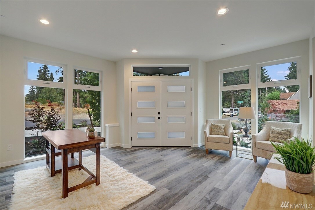 Property Photo:  5520 238th St SW B  WA 98043 