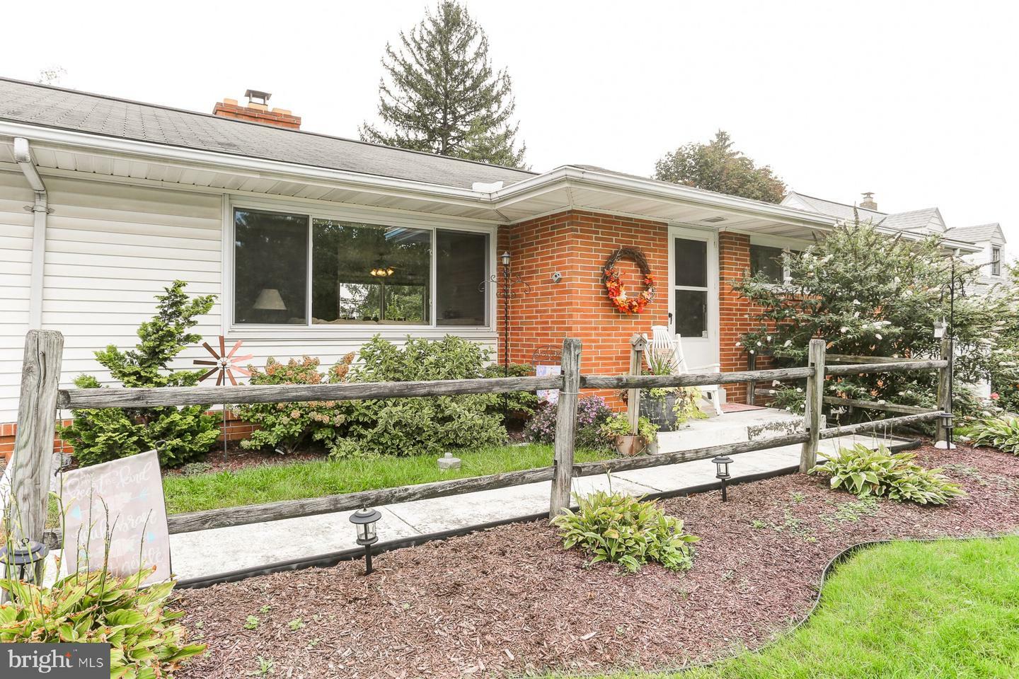 Property Photo:  914 S Progress Avenue  PA 17111 