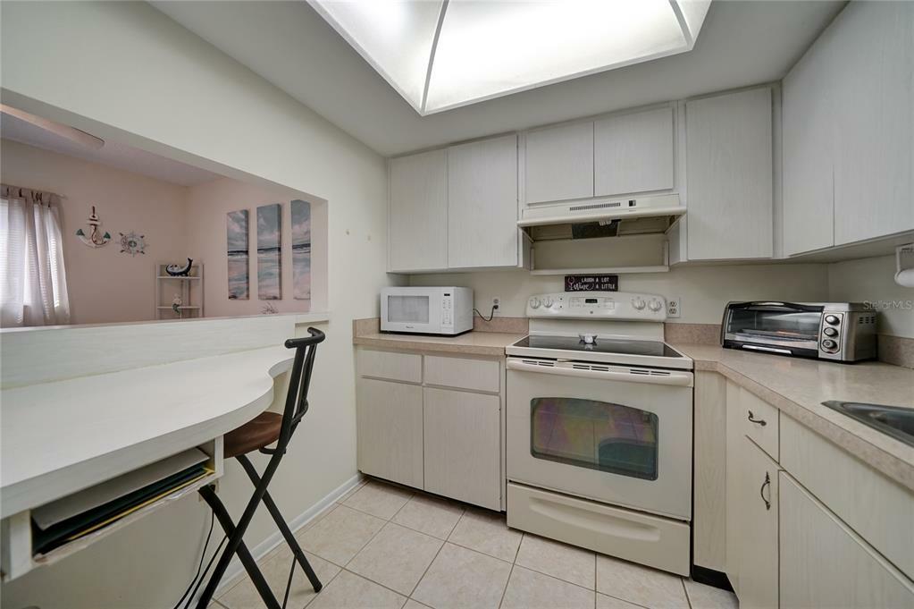 Property Photo:  2405 Clubhouse Circle 103  FL 34232 