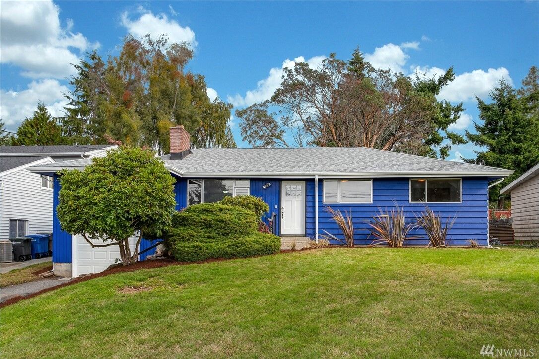 Property Photo:  11840 9th Ave SW  WA 98146 