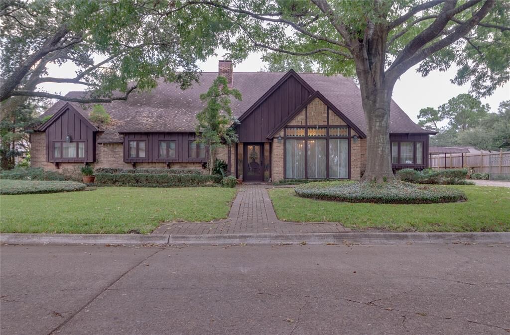 Property Photo:  4810 Saint Andrews Drive  TX 77521 