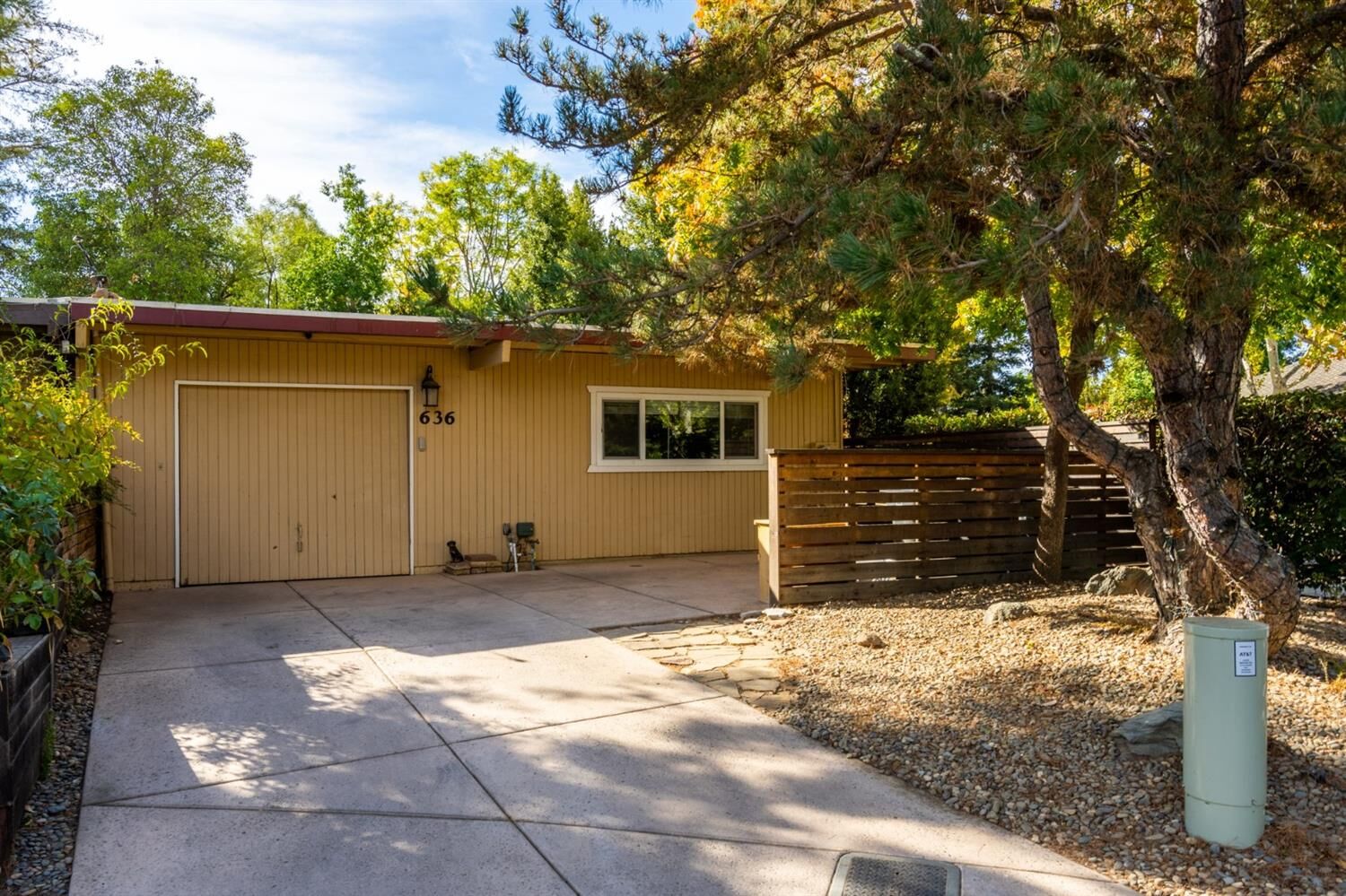 Property Photo: 636 Isla Place CA 95616