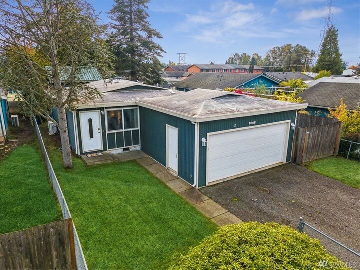 Property Photo:  9006 13th St NE  WA 98258 