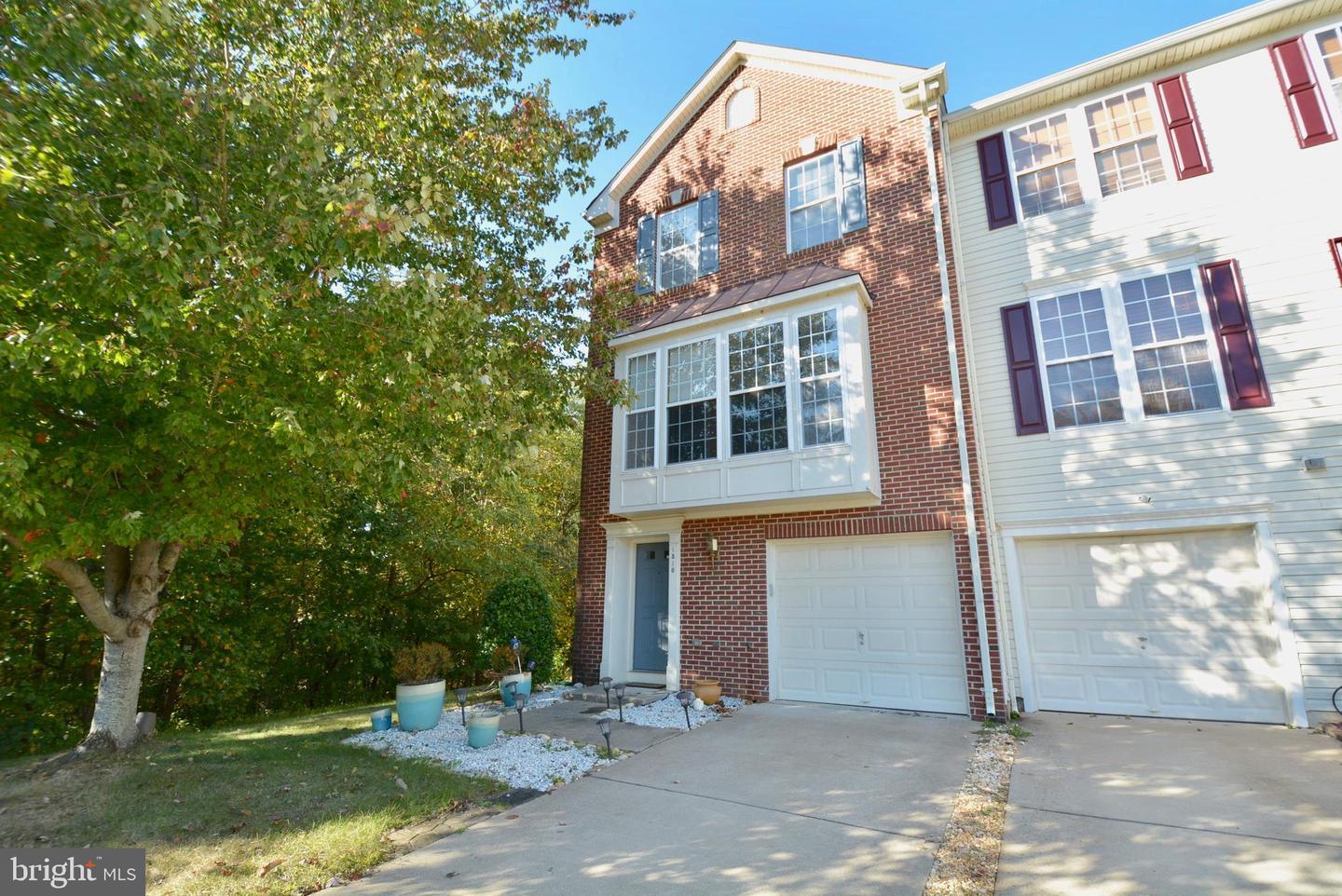 Property Photo: 1510 Grosbeak VA 22191