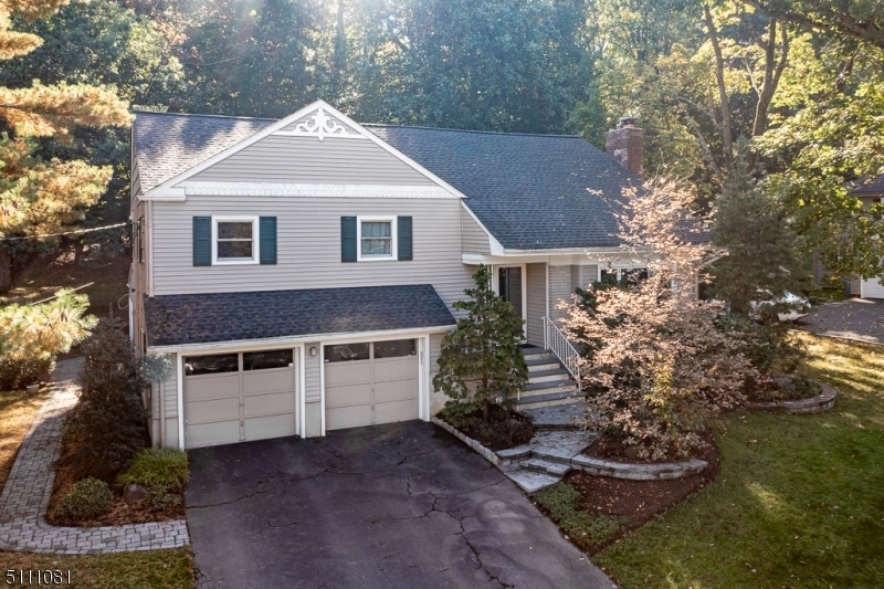 Property Photo:  130 Knollwood Dr  NJ 07974 