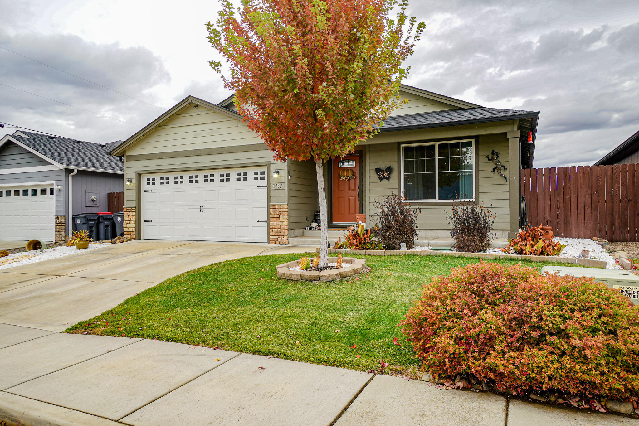 Property Photo: 3457 Phaedra Lane OR 97503