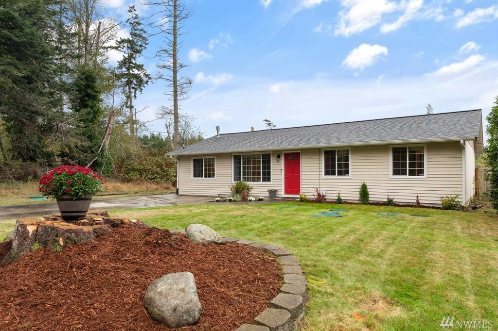 Property Photo:  1446 Admirals Dr  WA 98239 