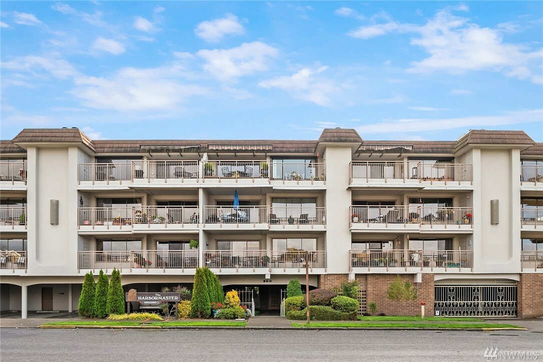 Property Photo: 200 2nd Ave N 201 WA 98020