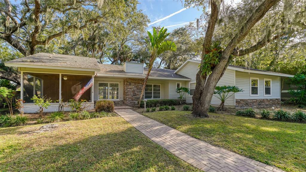 Property Photo:  1155 Tahiti Parkway  FL 34236 