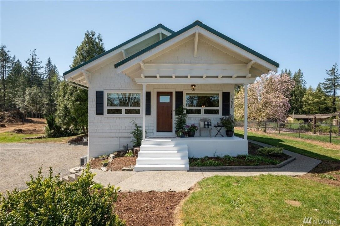 Property Photo:  1281 Paradise Rd  WA 98248 