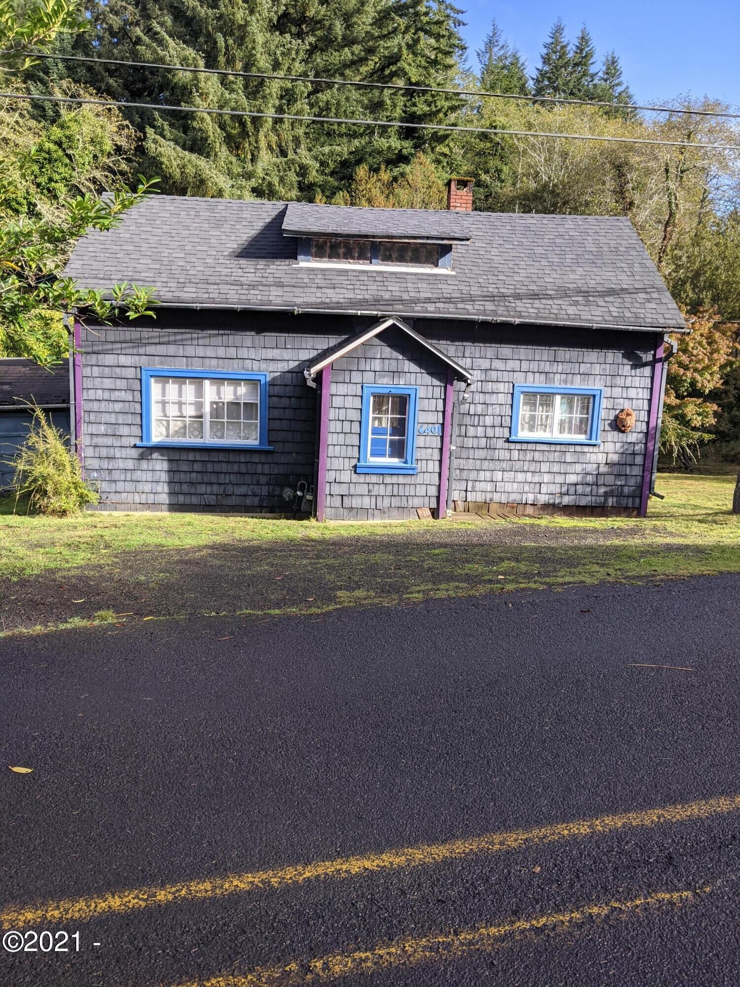 Property Photo: 6401 NE Park Lane OR 97368