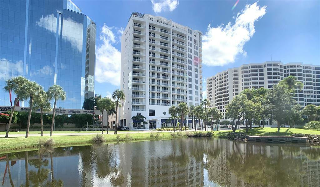 Property Photo:  1233 N Gulfstream Avenue 601  FL 34236 