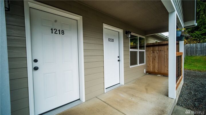 Property Photo:  1218 -1220 W Spruce St  WA 98363 