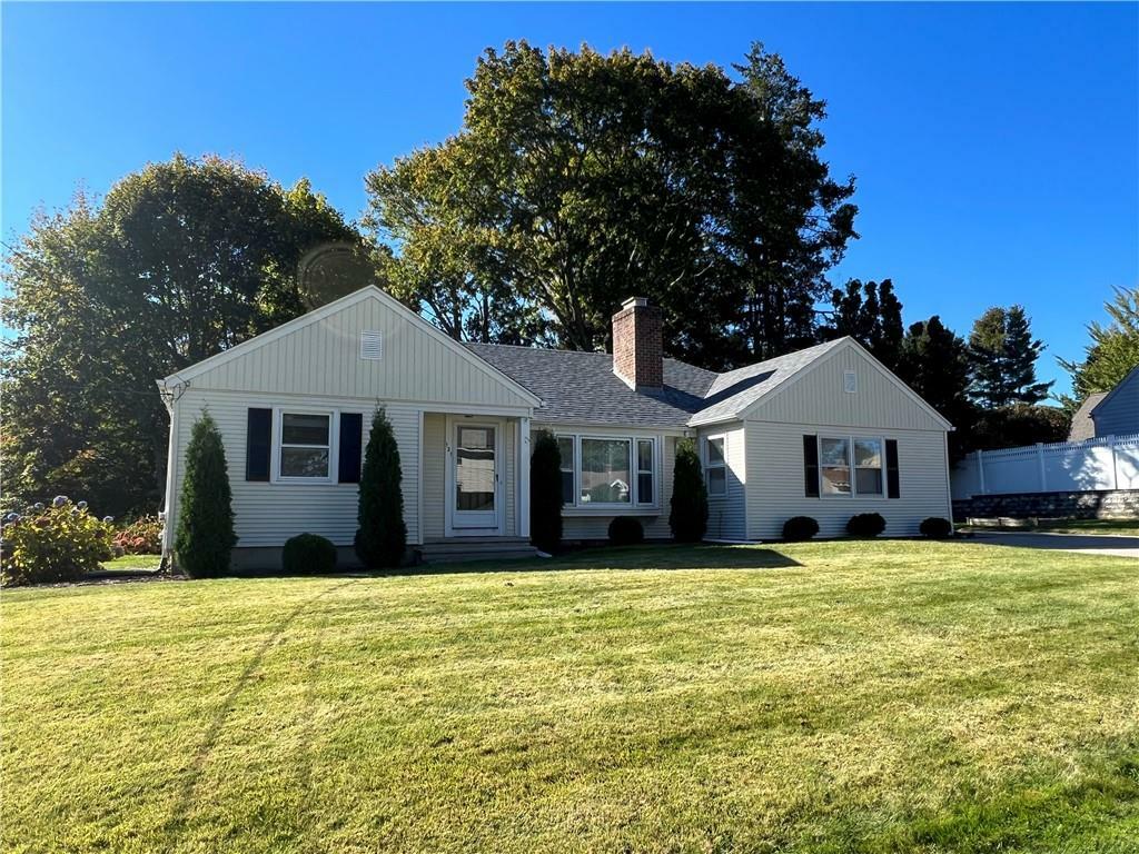 Property Photo:  121 Sagamore Rd  RI 02920 