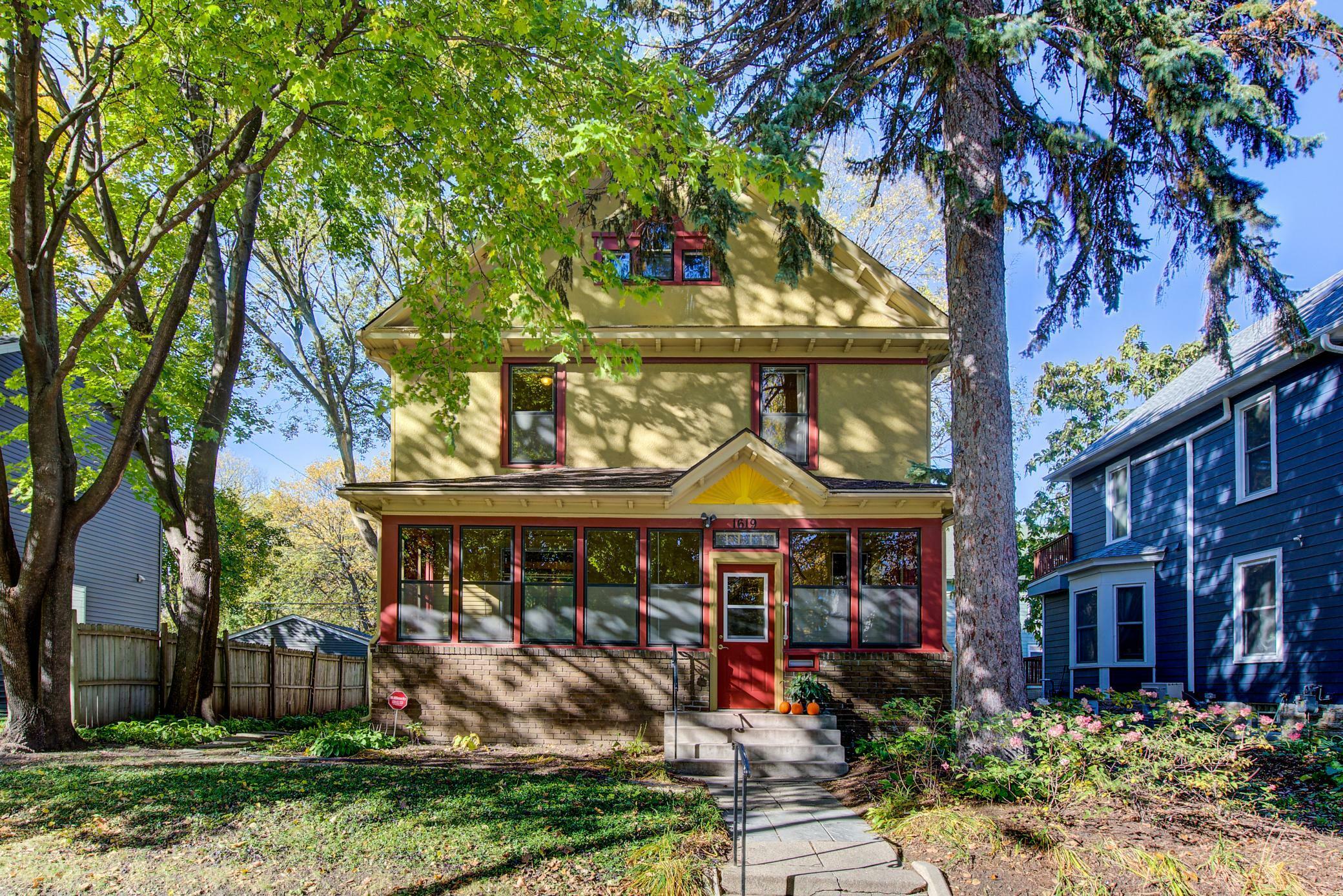 Property Photo:  1619 Girard Avenue N  MN 55411 