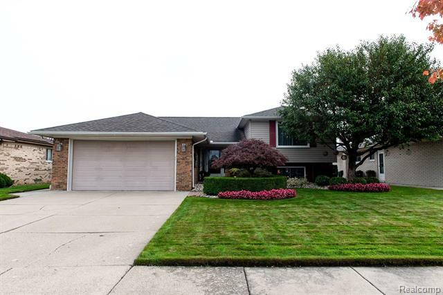 Property Photo:  35702 Marina Drive  MI 48312 