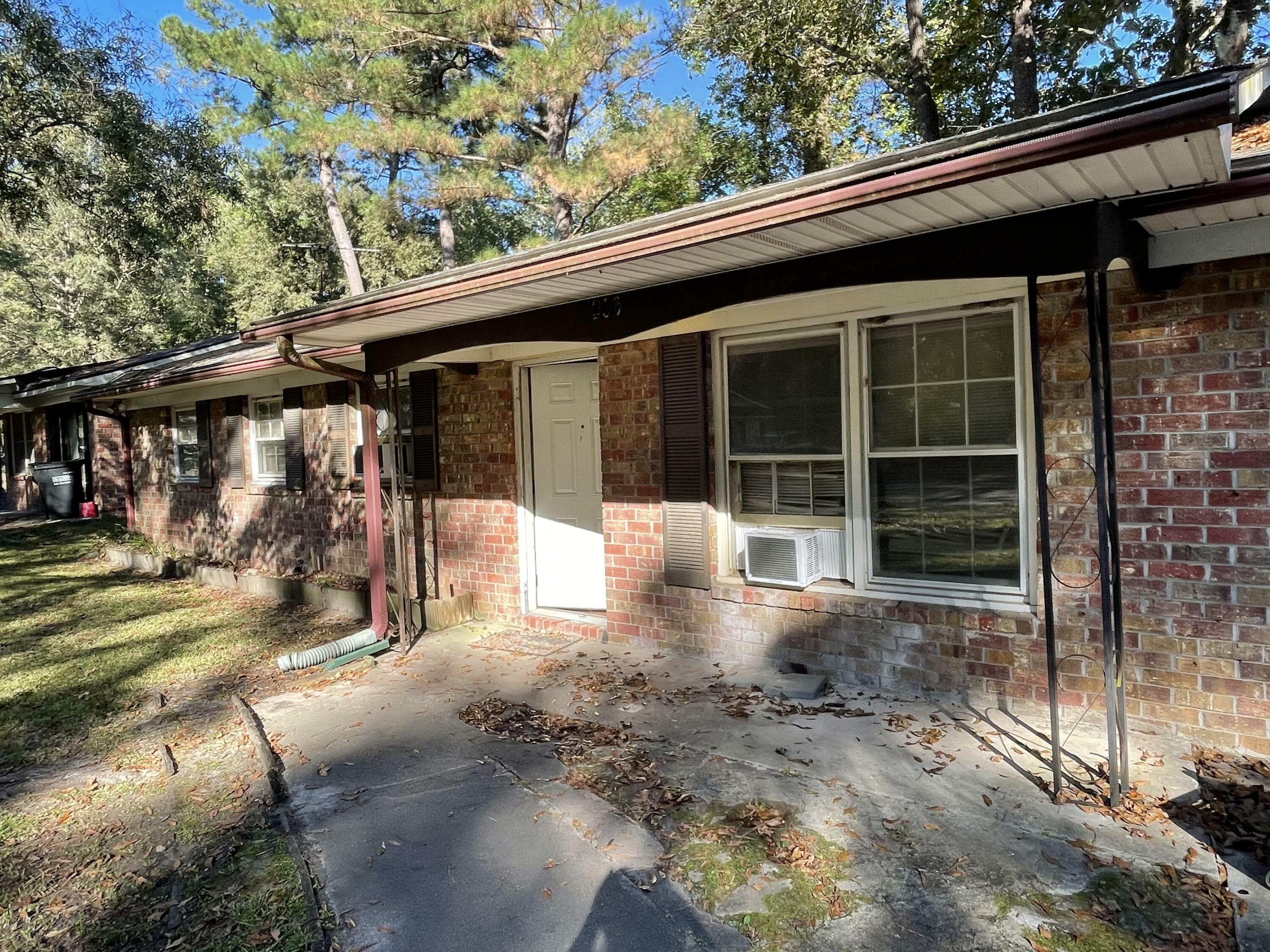 Property Photo:  200 Elliott Drive  SC 29456 