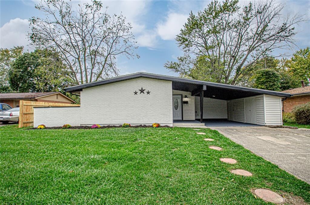 Property Photo:  1409 S Maple Avenue  OH 45324 