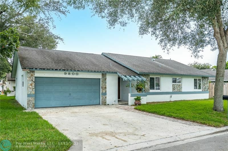 Property Photo:  9800 SW 56th Mnr  FL 33328 